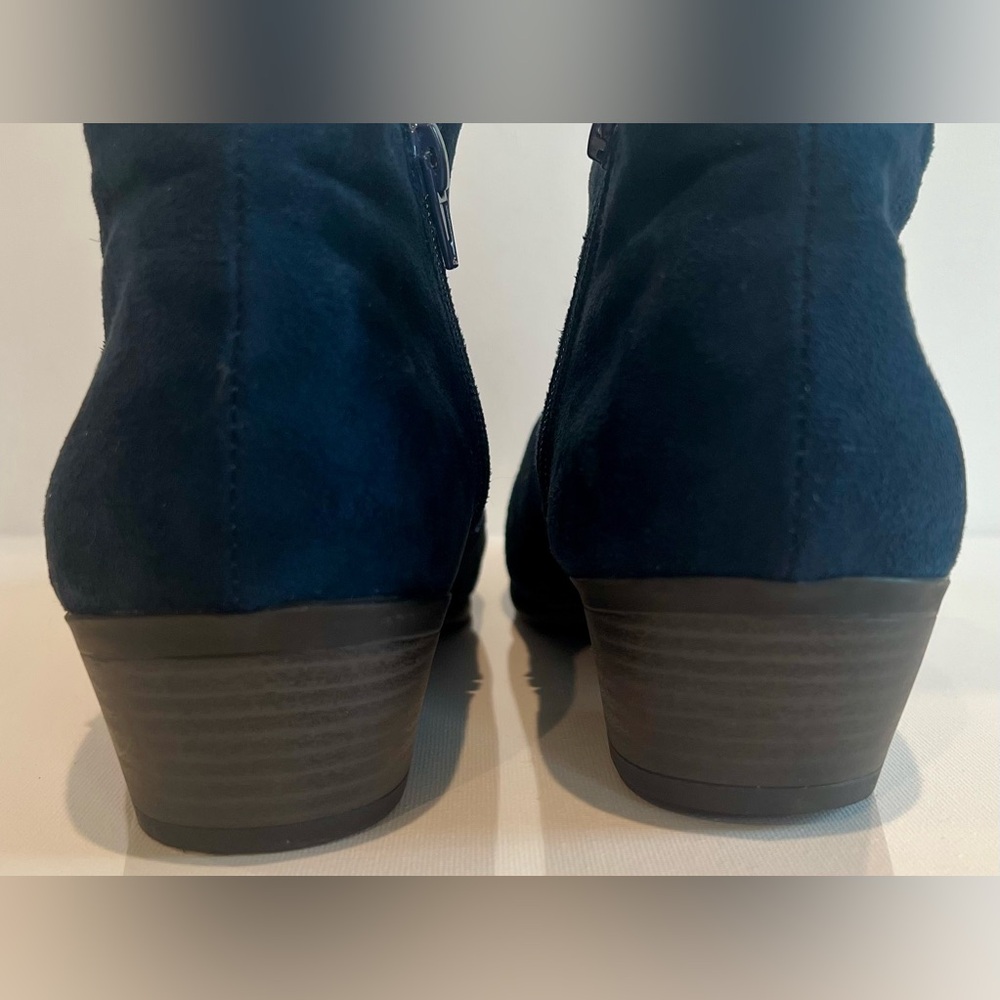 Refresh Suede Navy Ankle Booties Heel Zip Size 8.5 Women’s - Picture 7 of 11